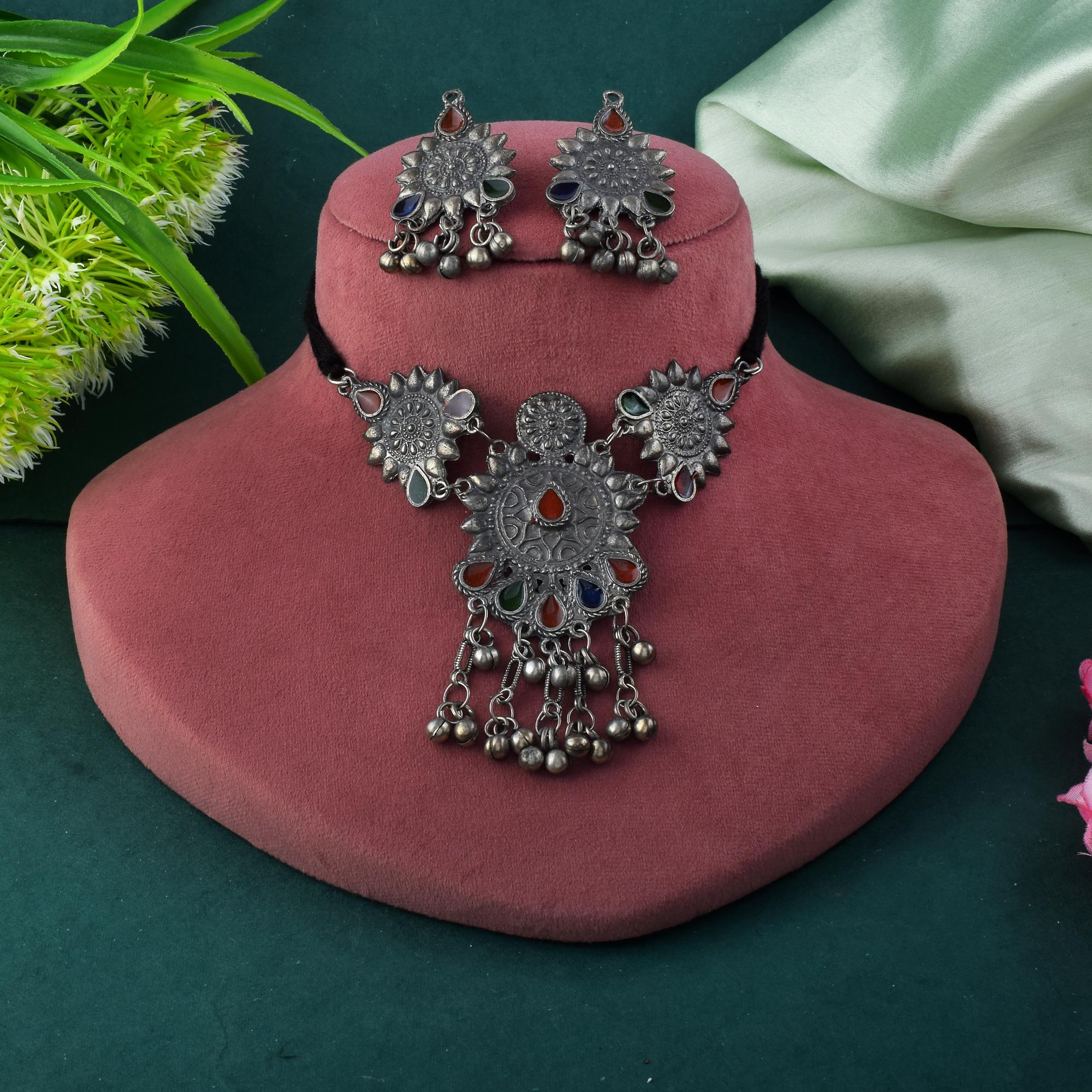 Choker Halskette mit Ohrringe - Oxidiert