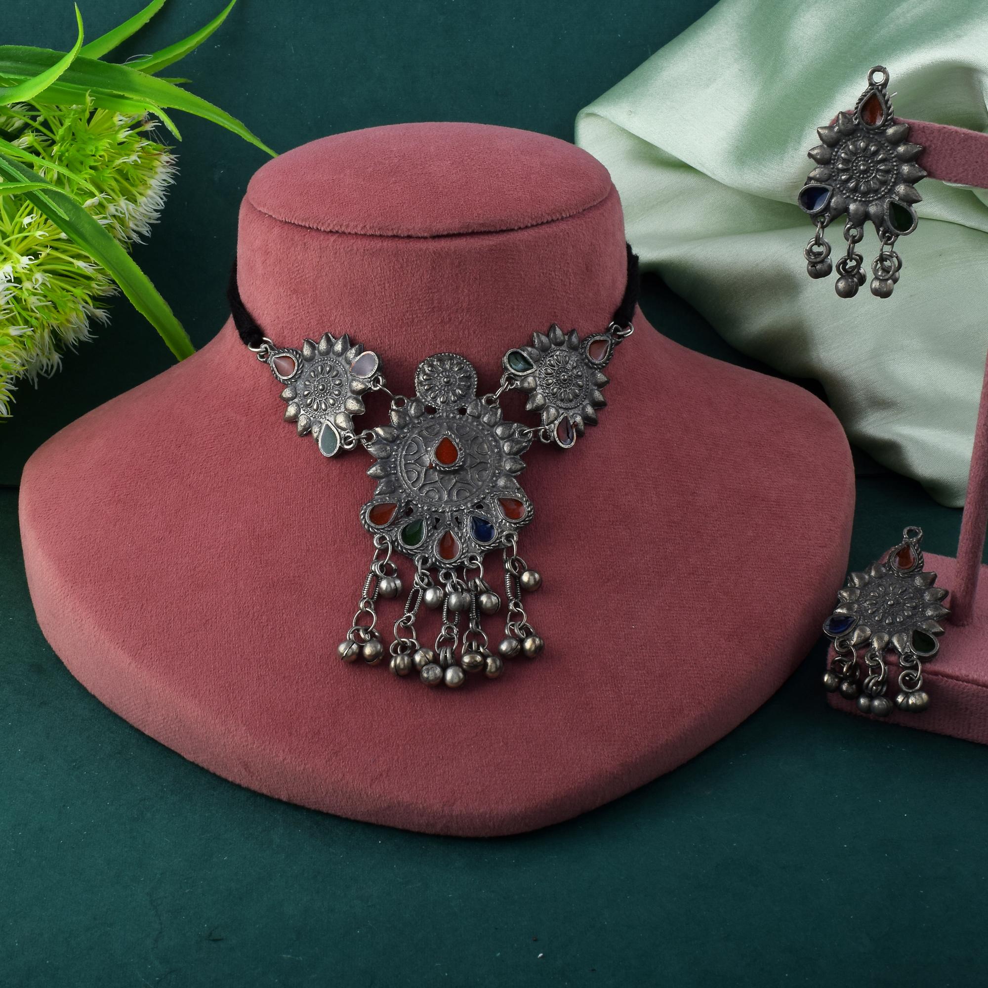 Choker Halskette mit Ohrringe - Oxidiert