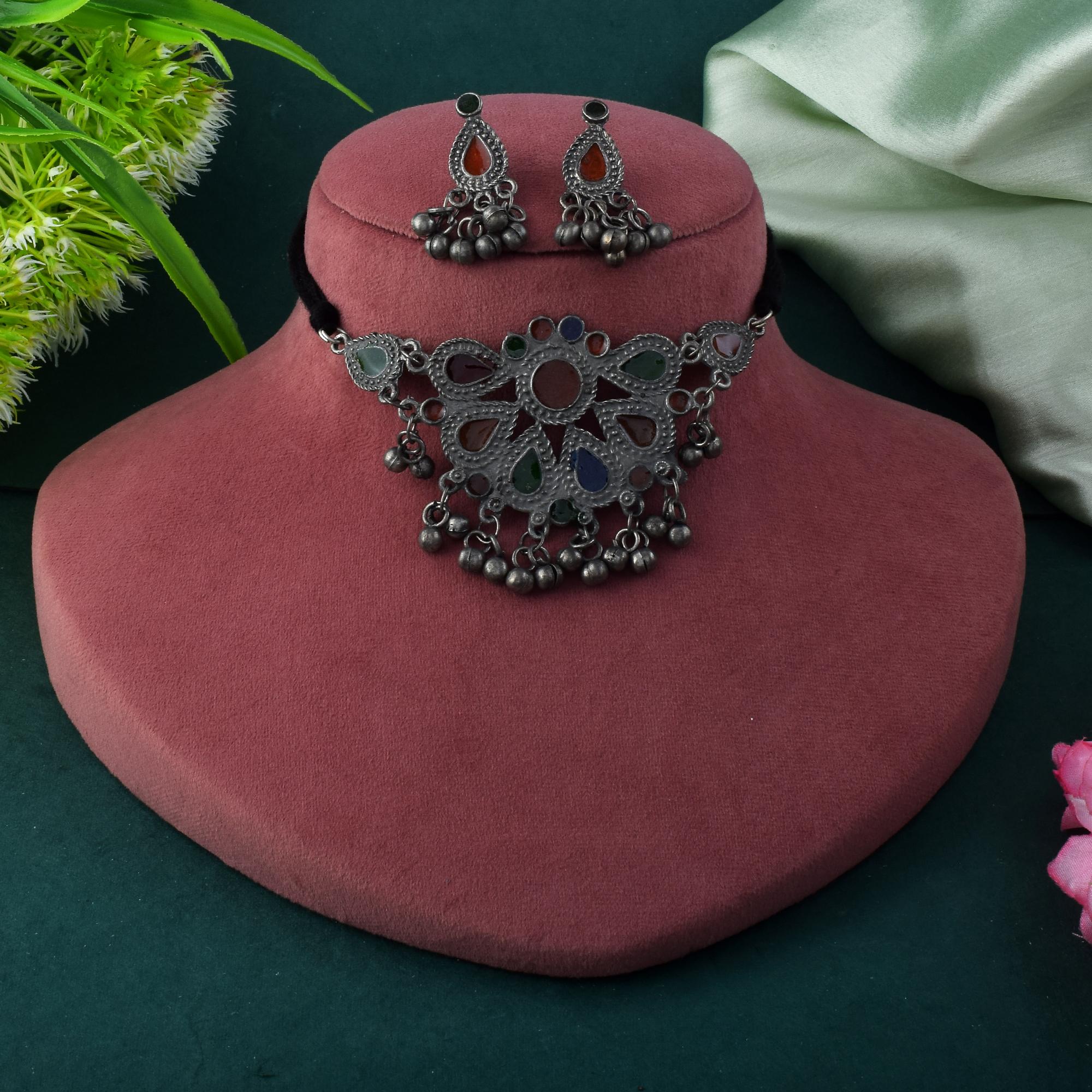 Choker Halskette mit Ohrringe - Oxidiert