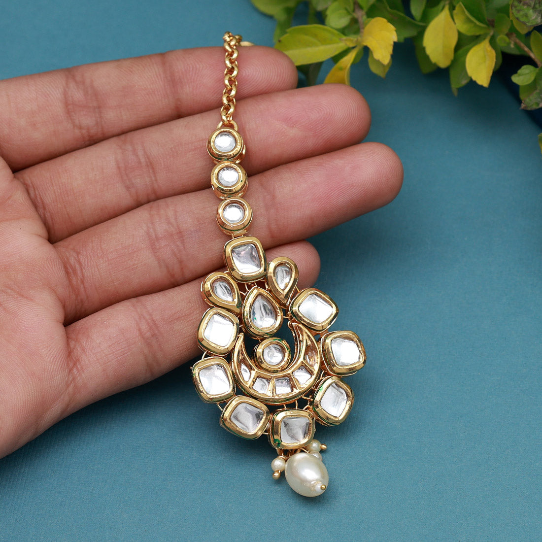 Kundan Maang Tikka - gold