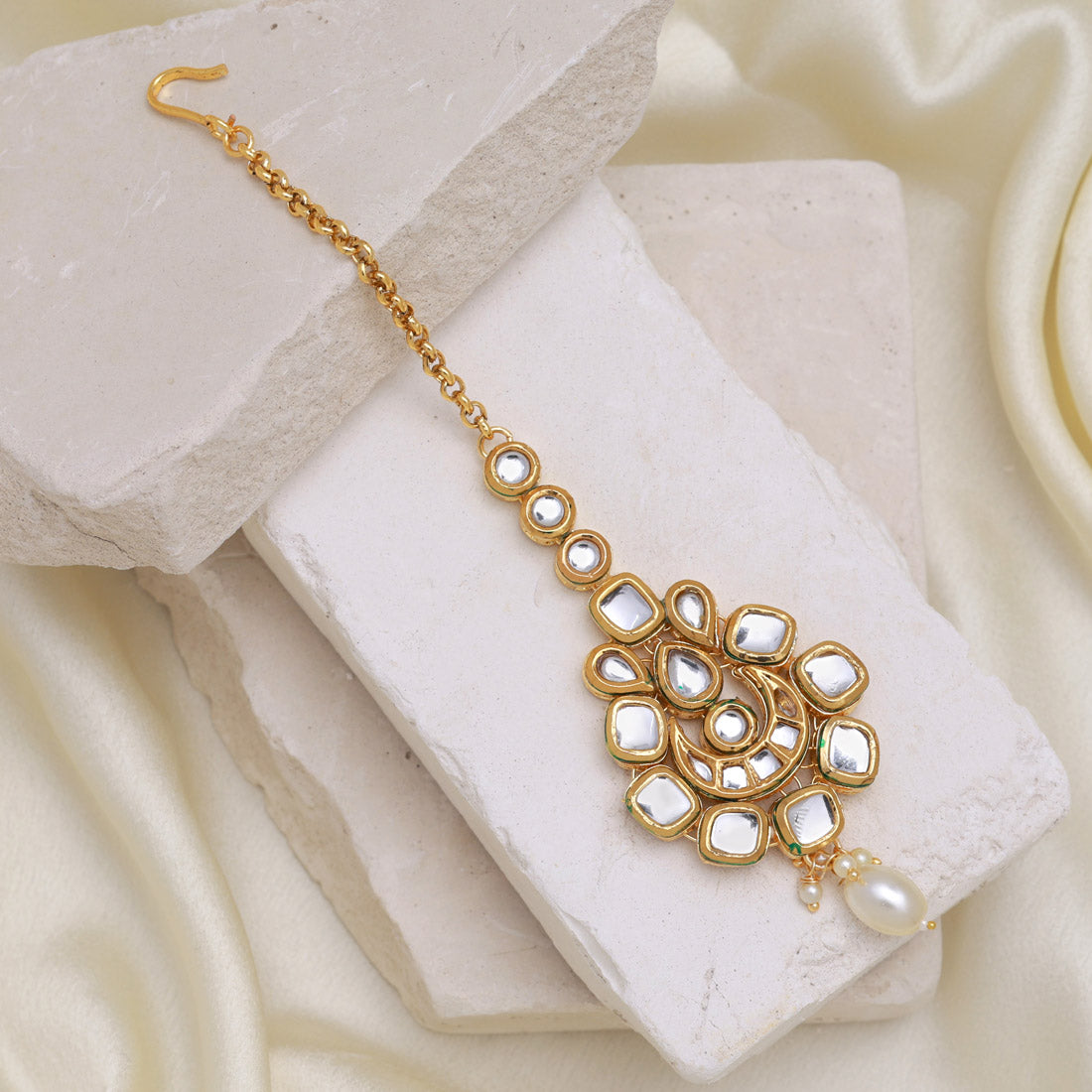 Kundan Maang Tikka - gold