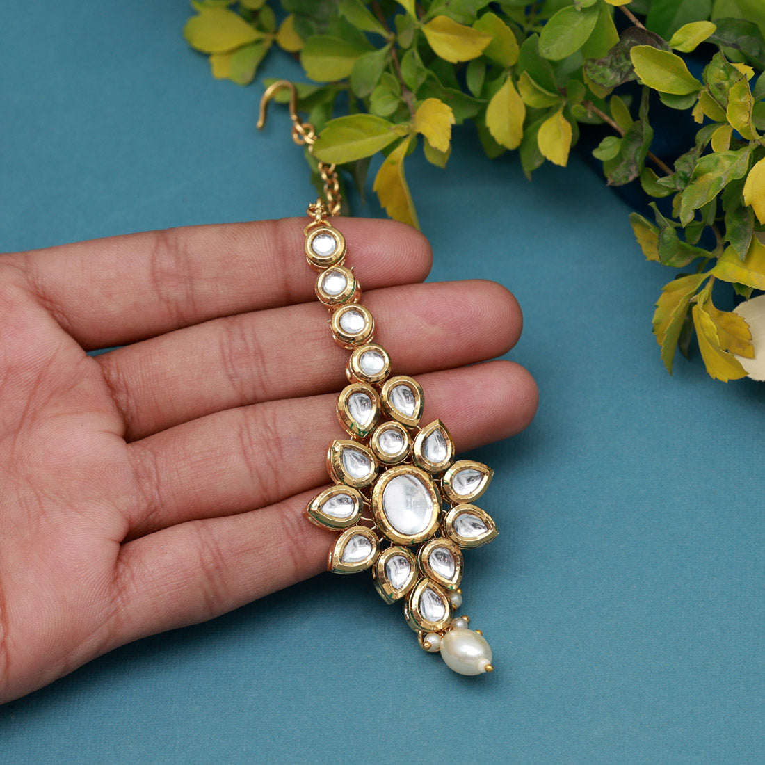 Kundan Maang Tikka - gold