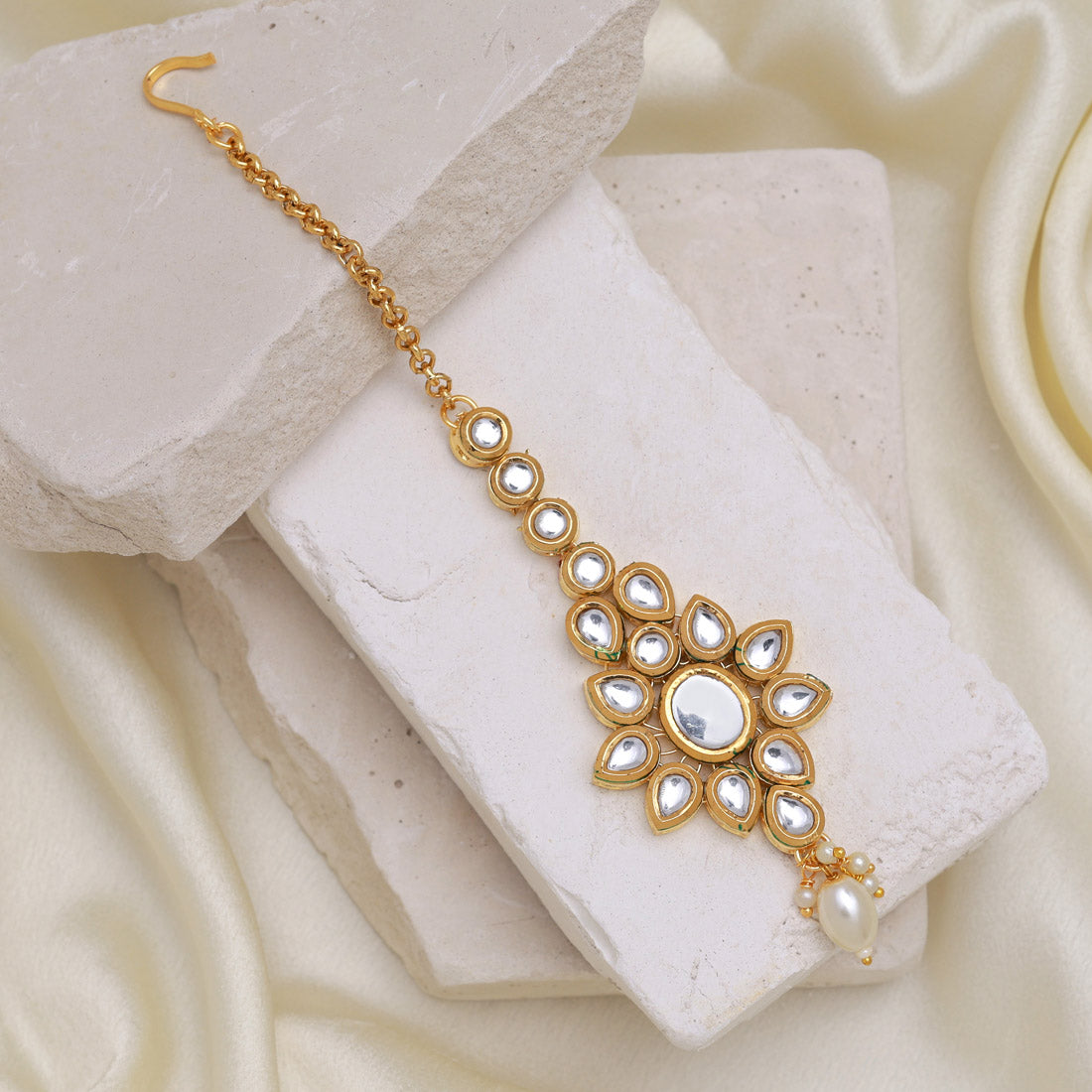 Kundan Maang Tikka - gold