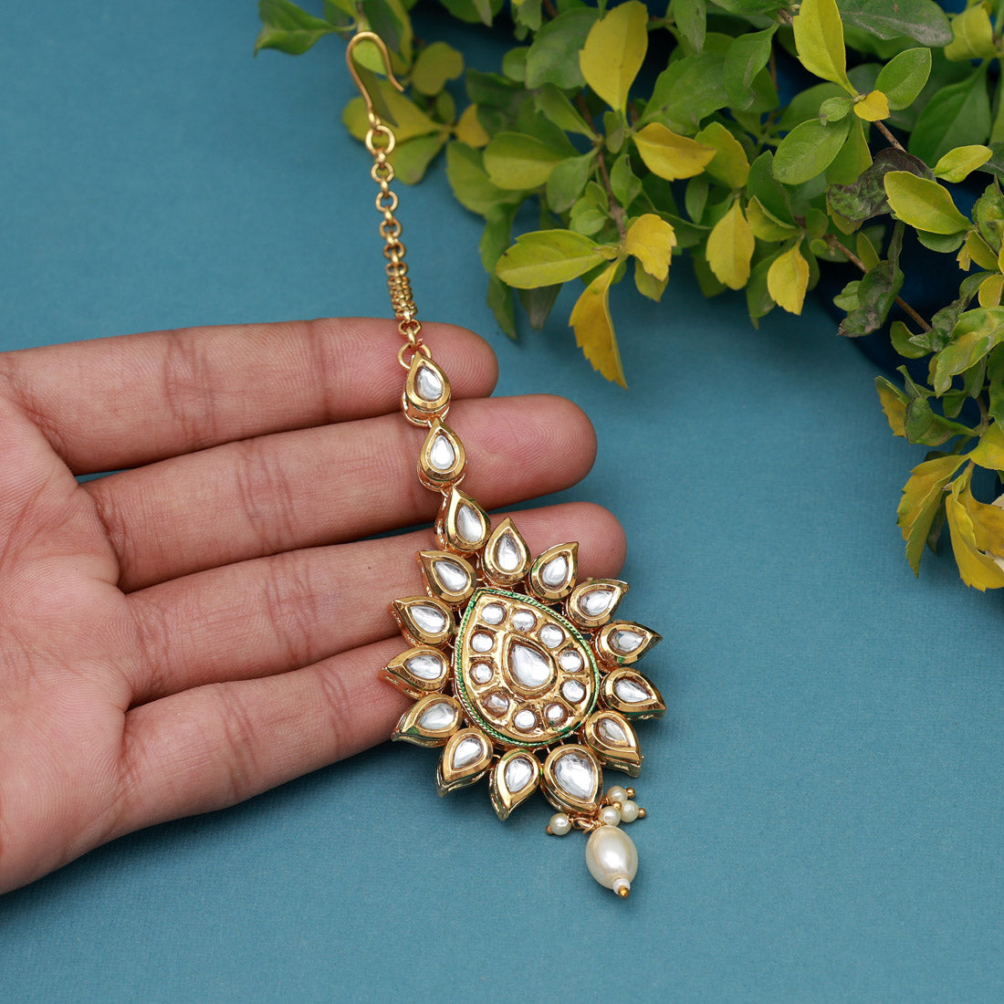 Kundan Maang Tikka - gold