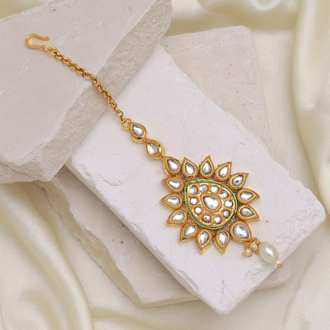 Kundan Maang Tikka - gold