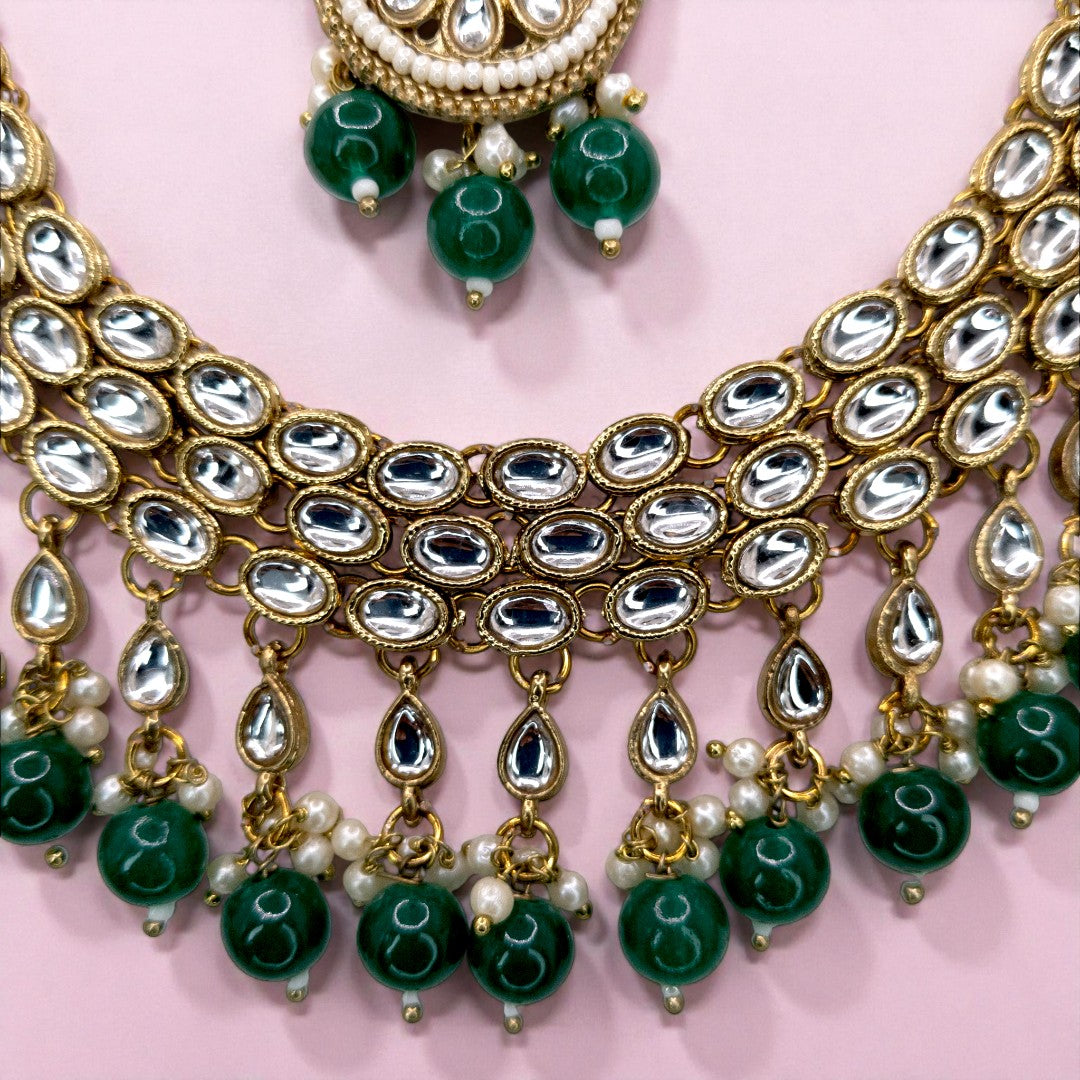 Kundan Choker Halskette mit Ohrringe & Tikka - gold | grün