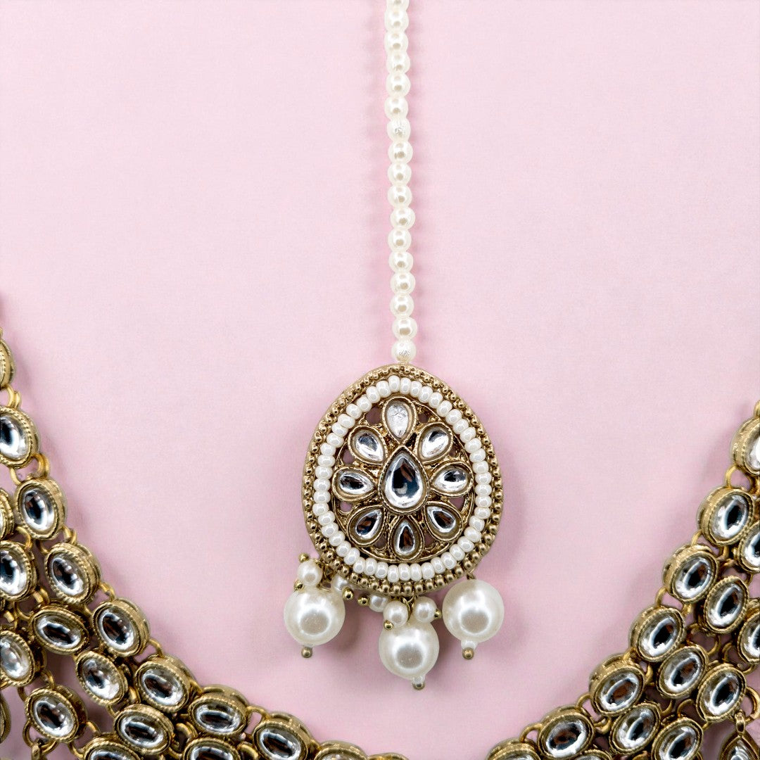 Kundan Choker Halskette mit Ohrringe & Tikka - gold | weiß