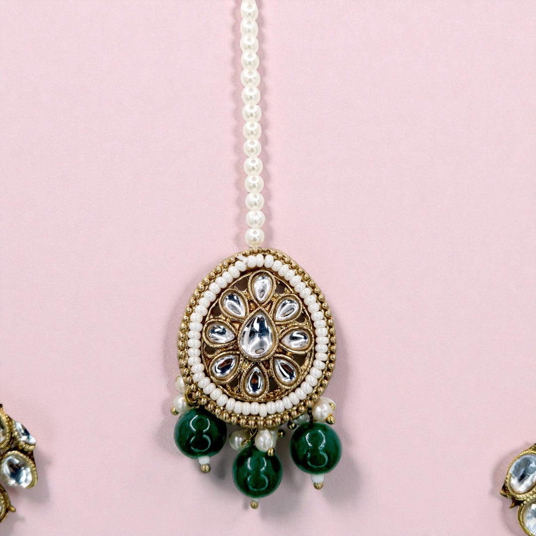 Kundan Choker Halskette mit Ohrringe & Tikka - gold | grün