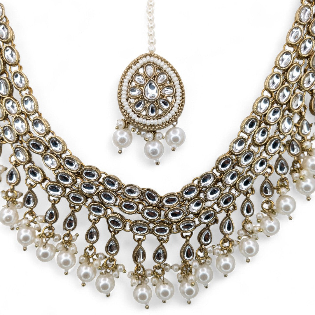 Kundan Choker Halskette mit Ohrringe & Tikka - gold | weiß