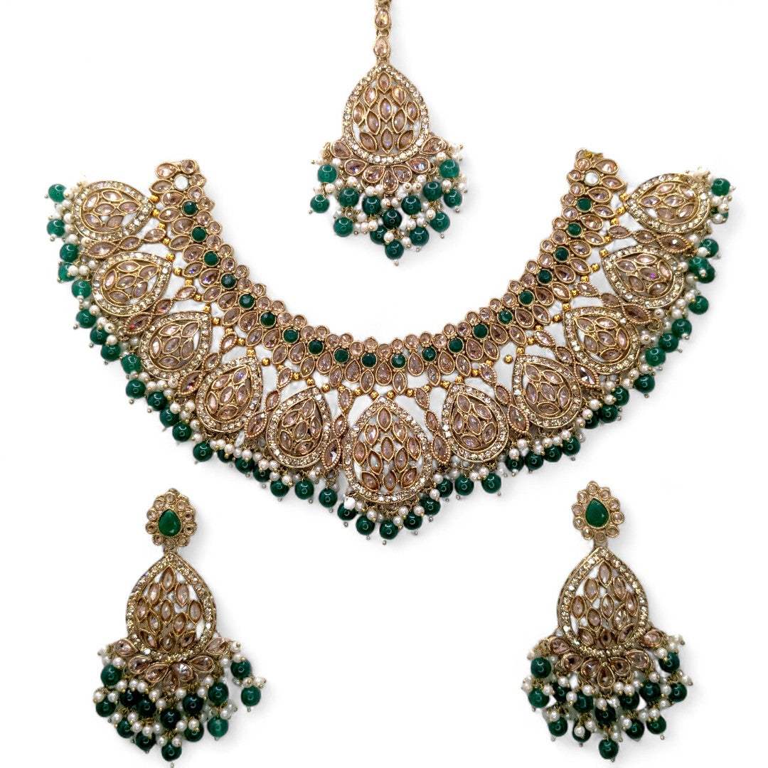 Necklace with Earrings &amp; Tikka - gold