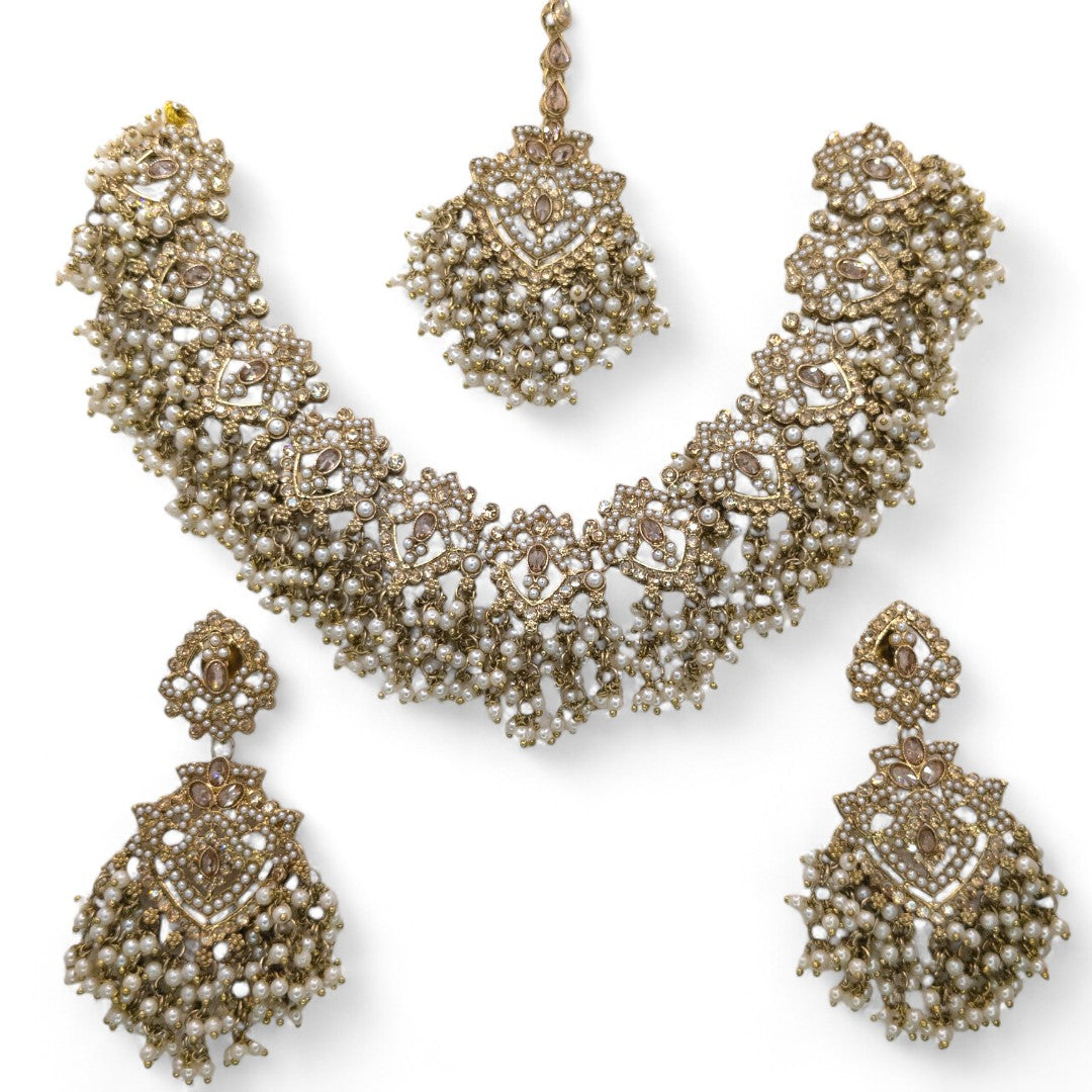 Necklace with Earrings &amp; Tikka - gold