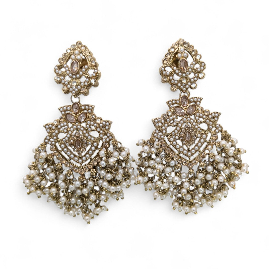 Necklace with Earrings &amp; Tikka - gold