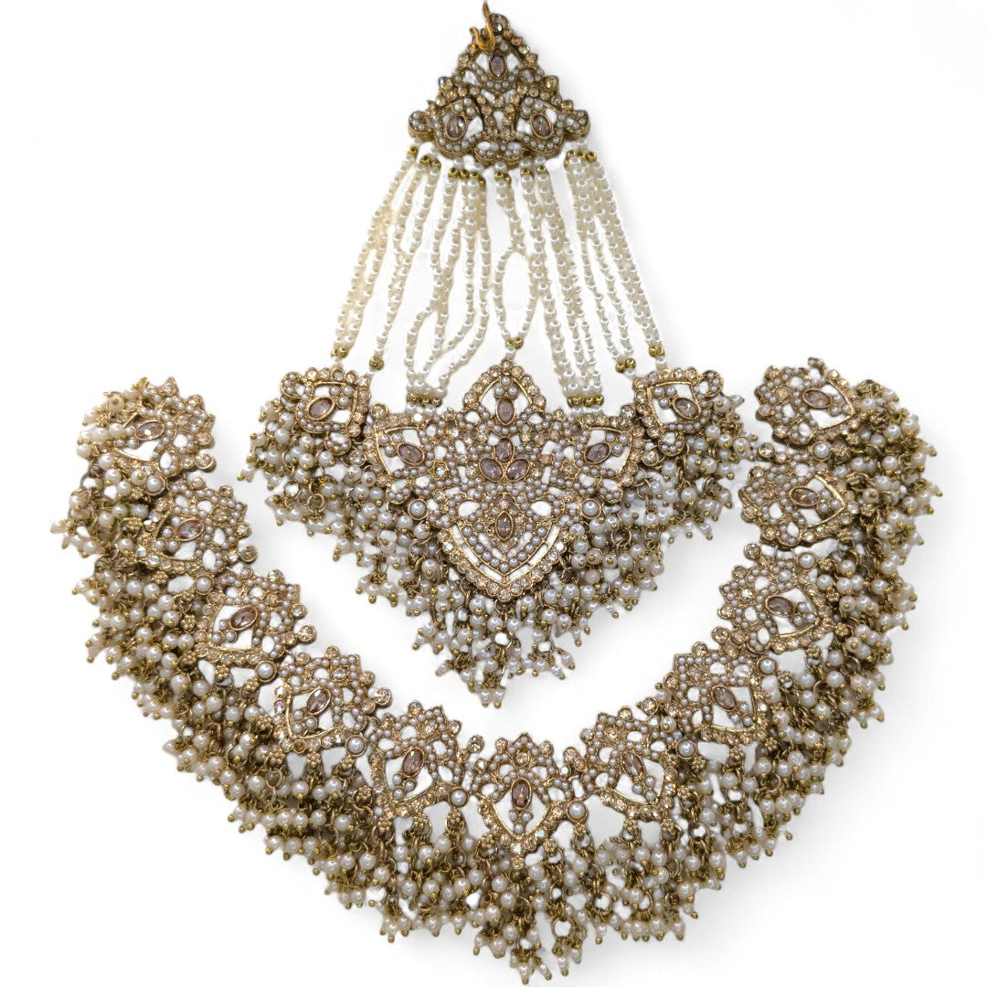 Necklace with Earrings &amp; Tikka - gold