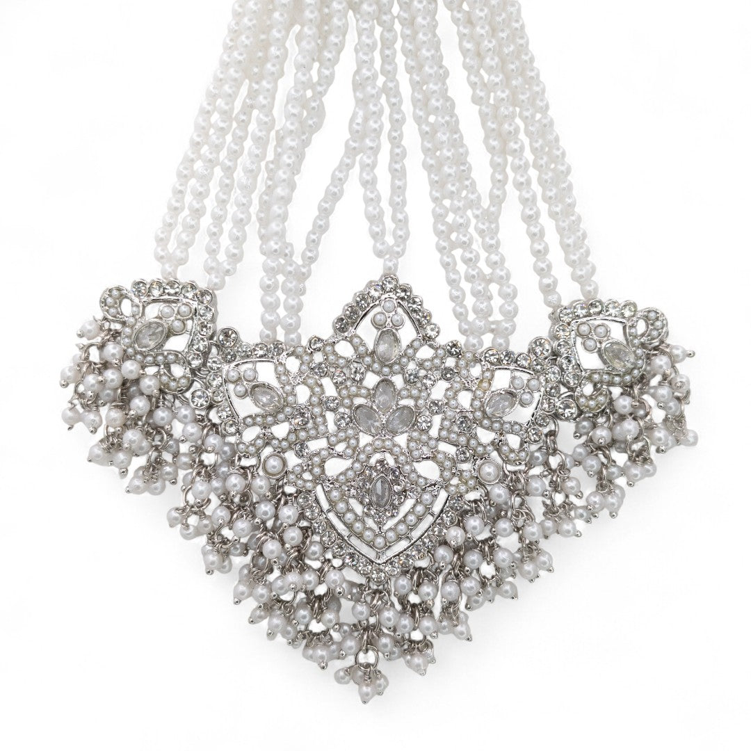 Necklace with Earrings &amp; Tikka - gold
