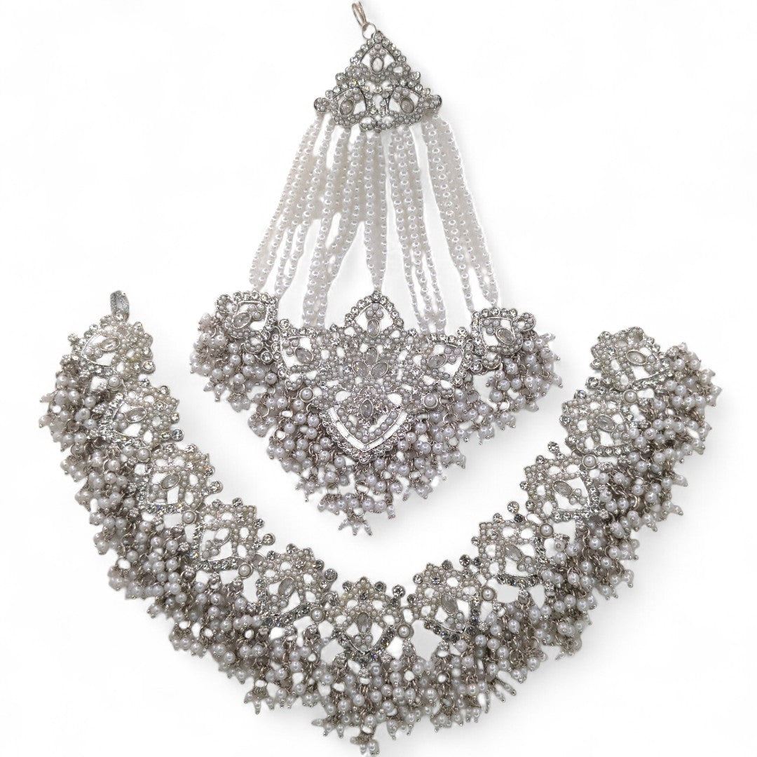 Necklace with Earrings &amp; Tikka - gold