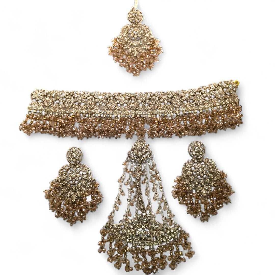 Necklace with Earrings &amp; Tikka - gold