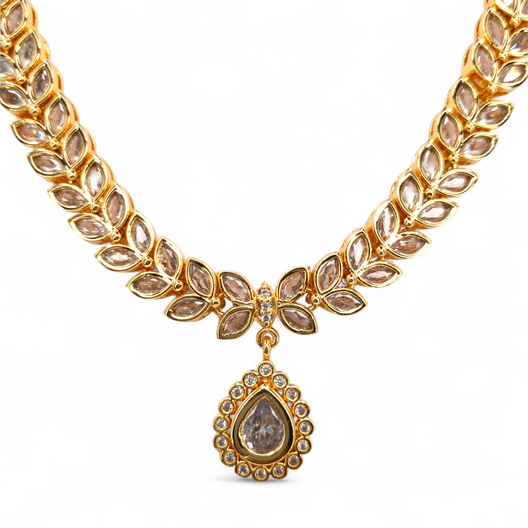 Trendy - Halskette mit Ohrringe - gold | weiß