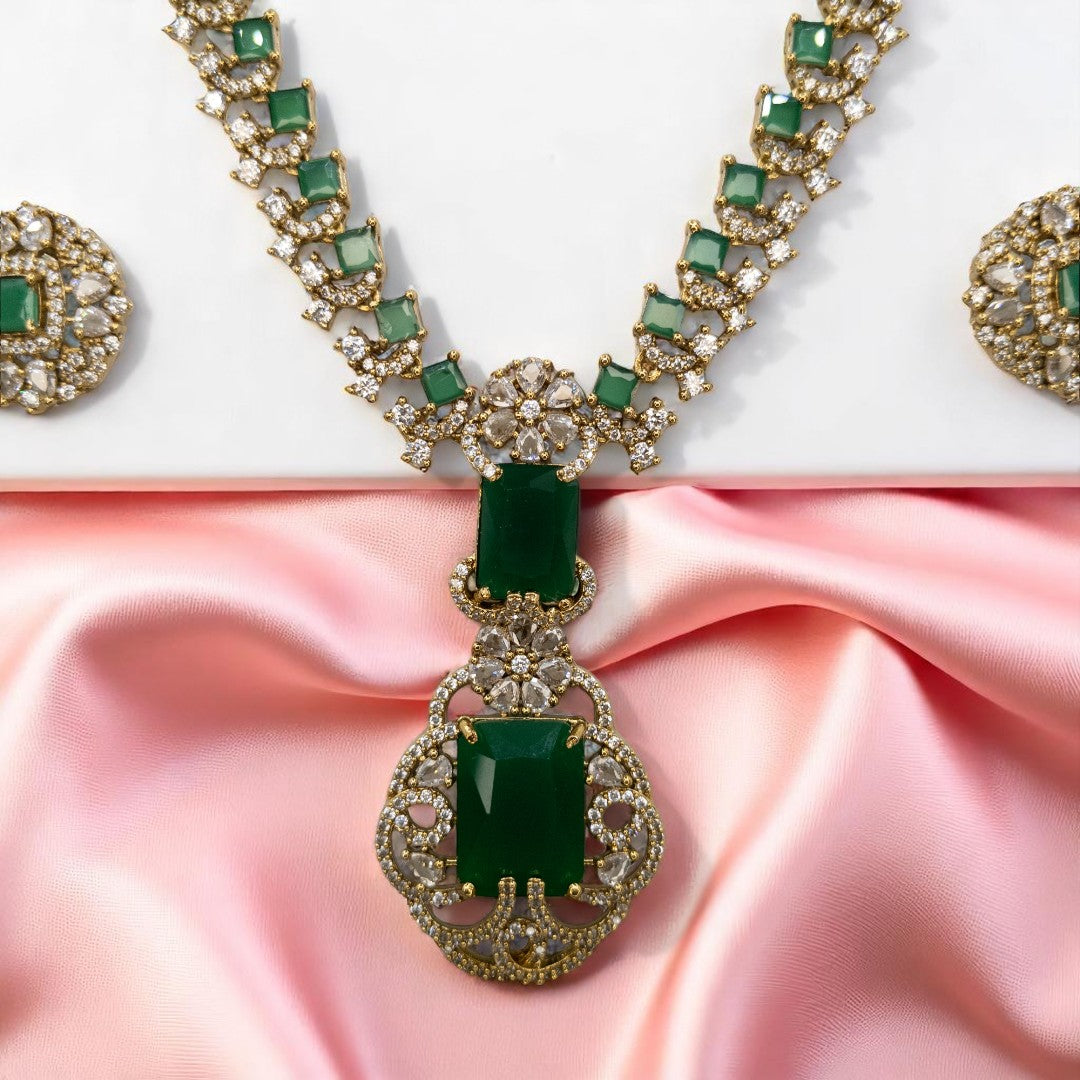 Temple Necklace with Earrings - gold | green