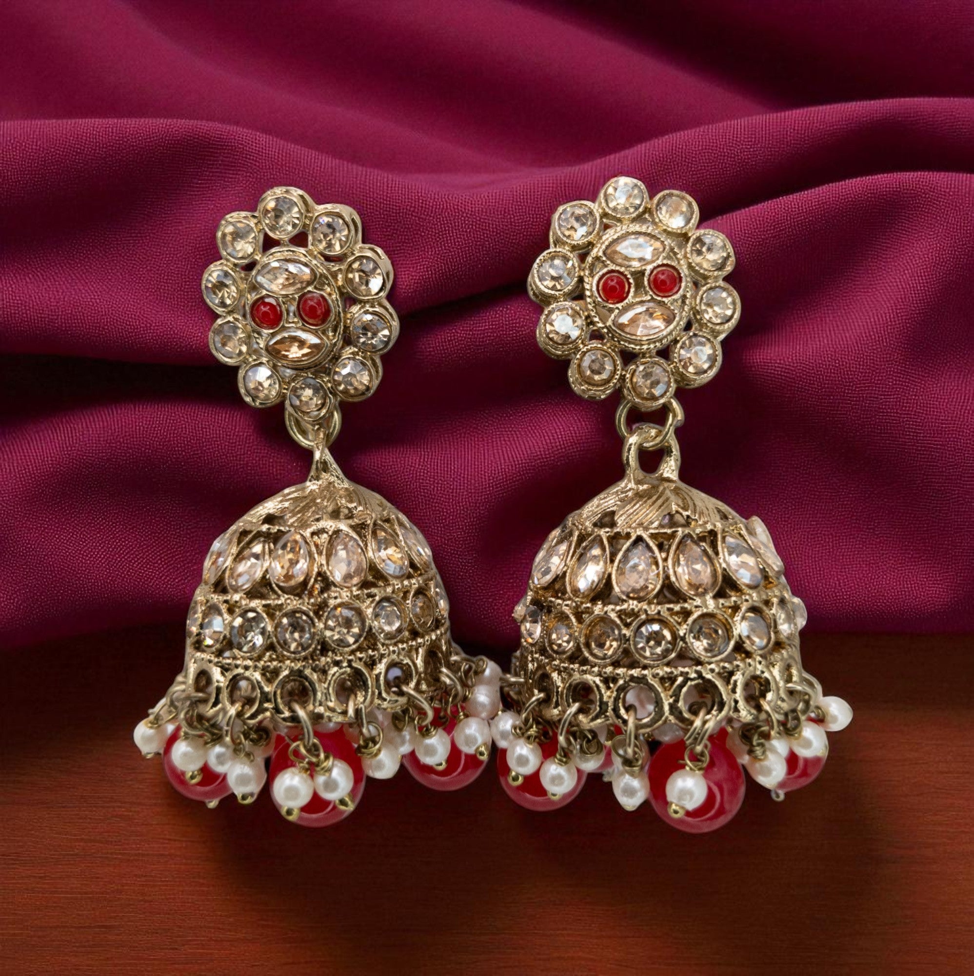 Necklace with Earrings &amp; Tikka - gold