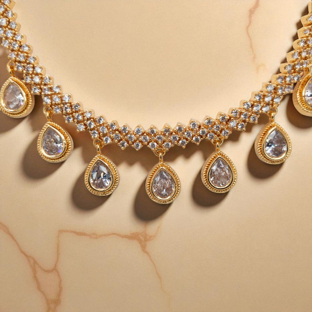 Trendy - Halskette mit Ohrringe - gold | weiß
