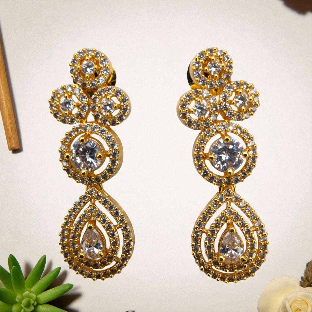 Victorian Layered Halskette mit passenden Ohrringen - gold | weiß