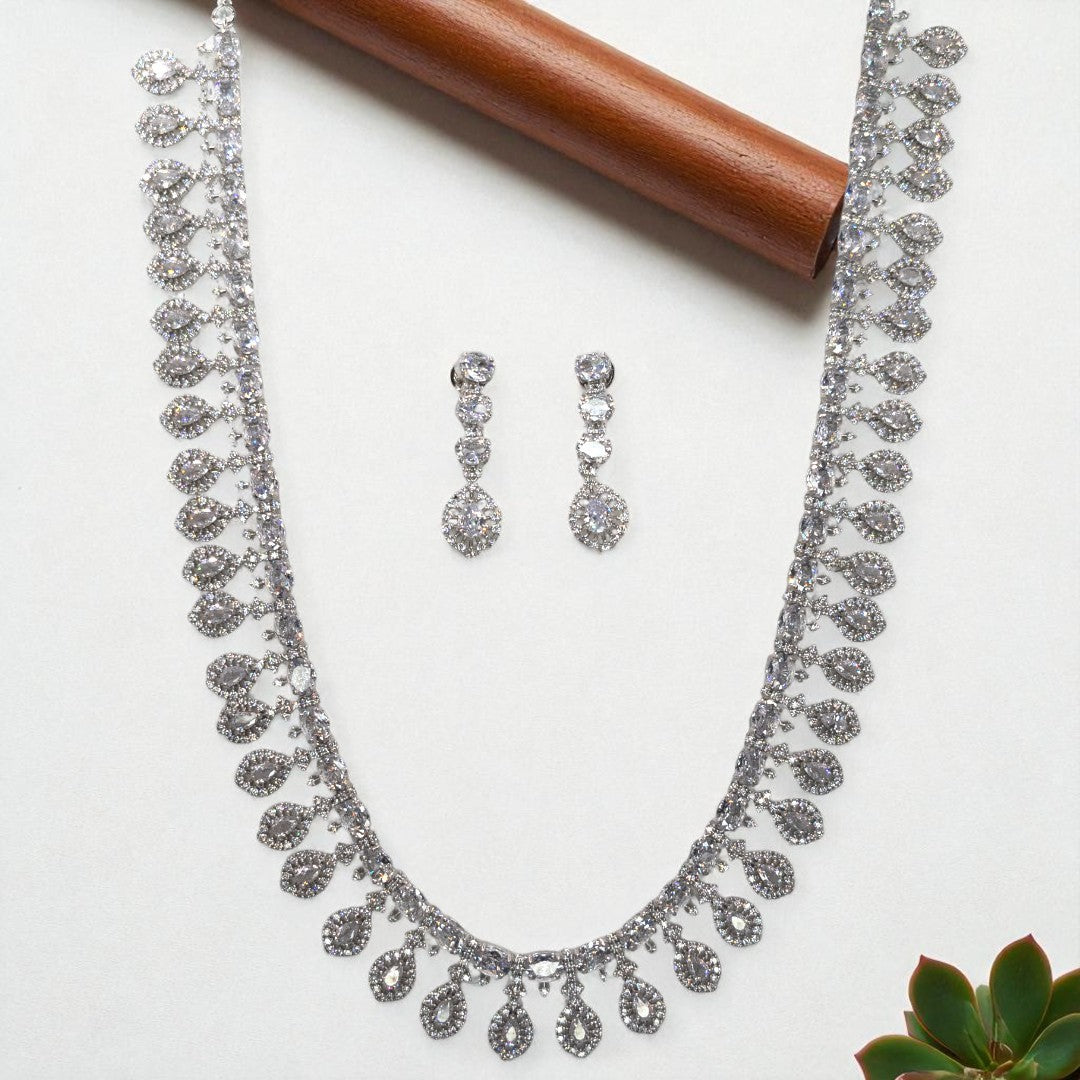 Victorian Halskette (Lange) mit Ohrringe - silber | weiß