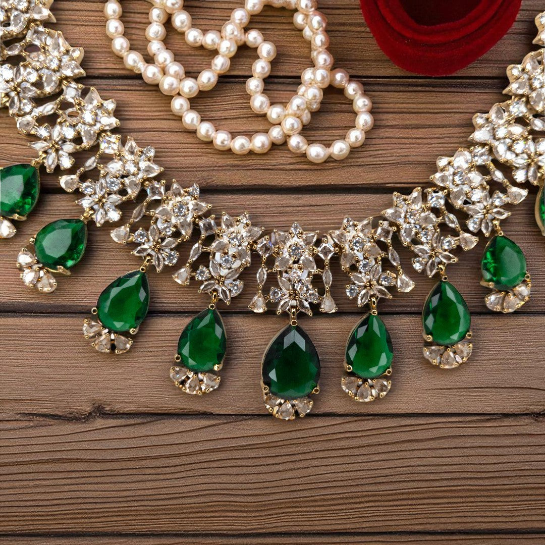 Temple Necklace with Earrings - gold | green