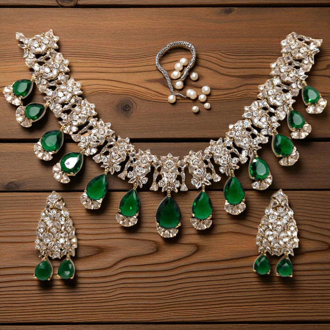 Temple Necklace with Earrings - gold | green