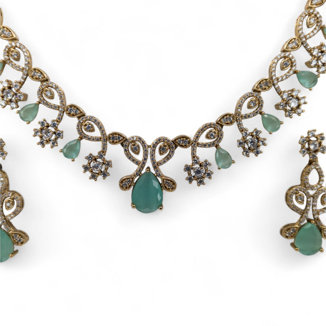 Temple Necklace with Earrings - gold | green