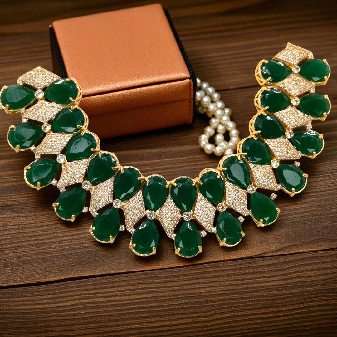 Temple Necklace with Earrings - gold | green